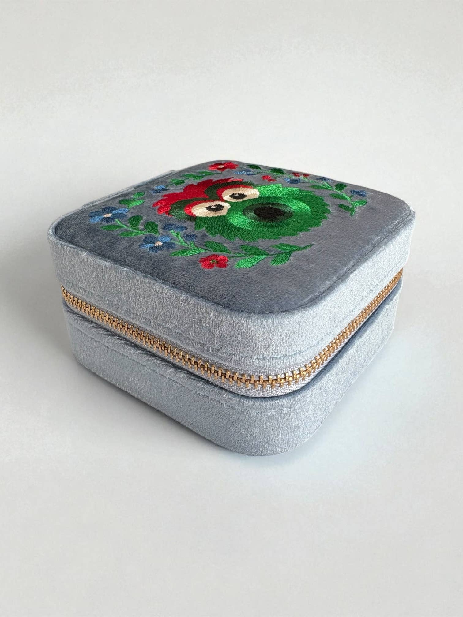 Philadelphia Baseball Mascot Jewelry Travel Case - Image 2